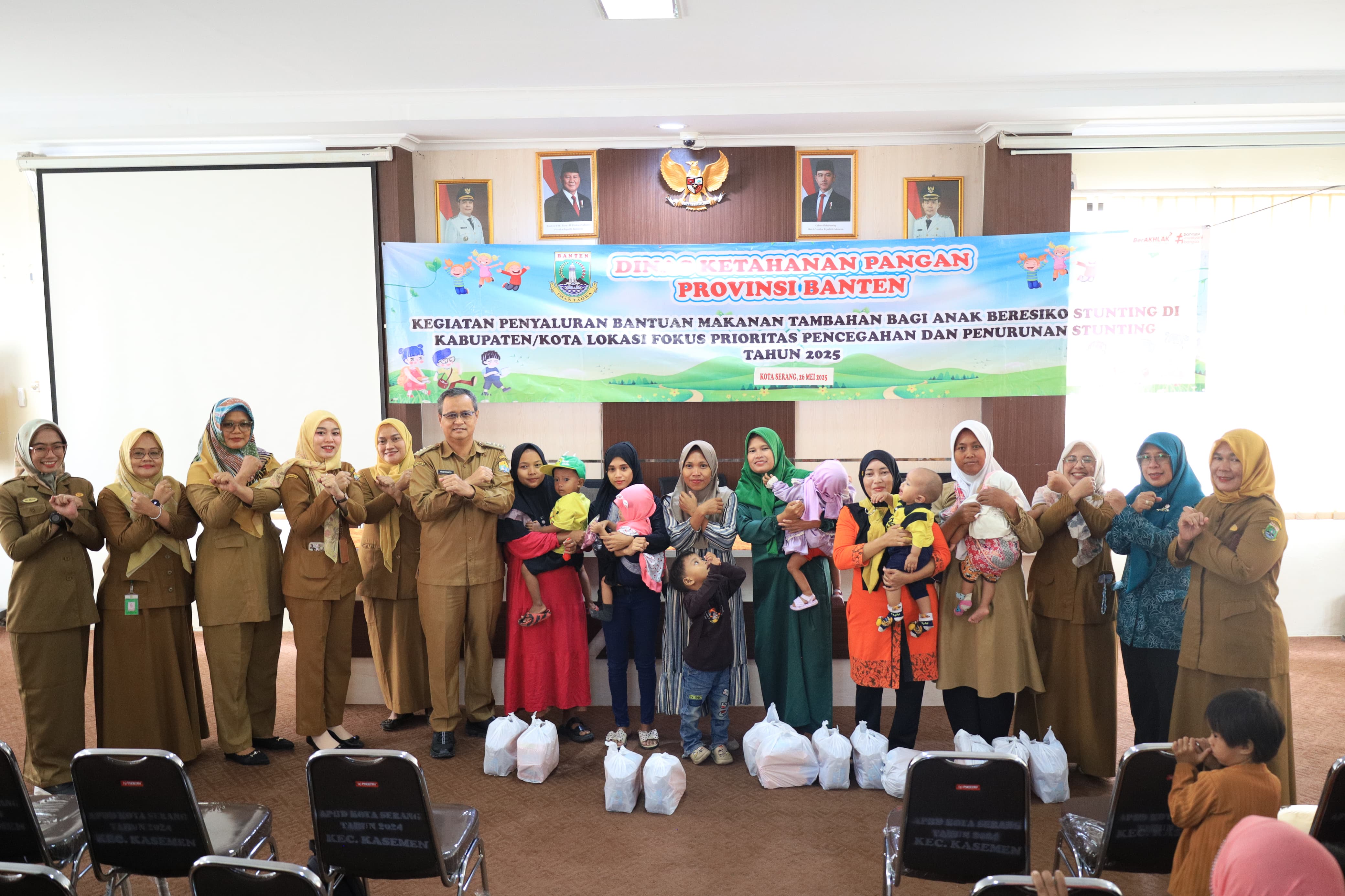 Dinas Ketahanan Pangan Provinsi Banten Salurkan Bantuan Makanan Tambahan untuk Anak Stunting Tahun 2025 di Aula Kecamatan Kasemen