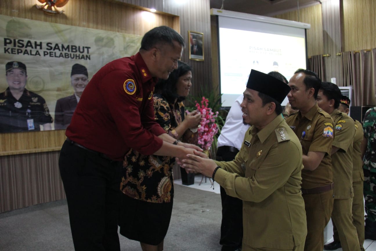 Menghadiri Kegiatan Lepas Sambut Kepala Pelabuhan Perikanan Nusantara Karangantu