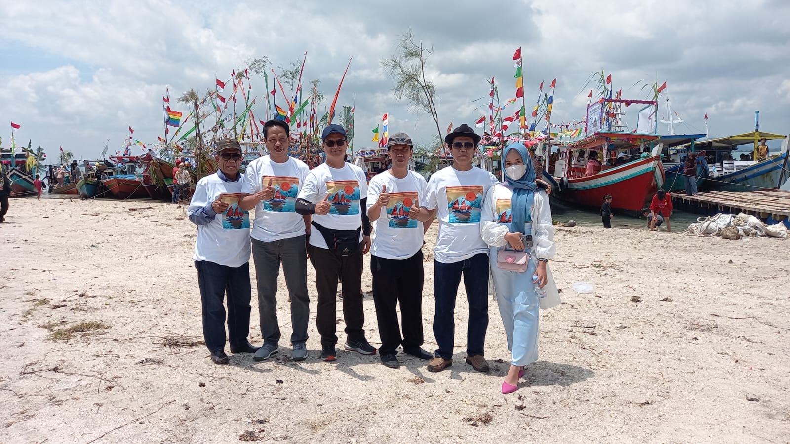 Teluk Banten, Di Pesisir Pantai Pulau lima.