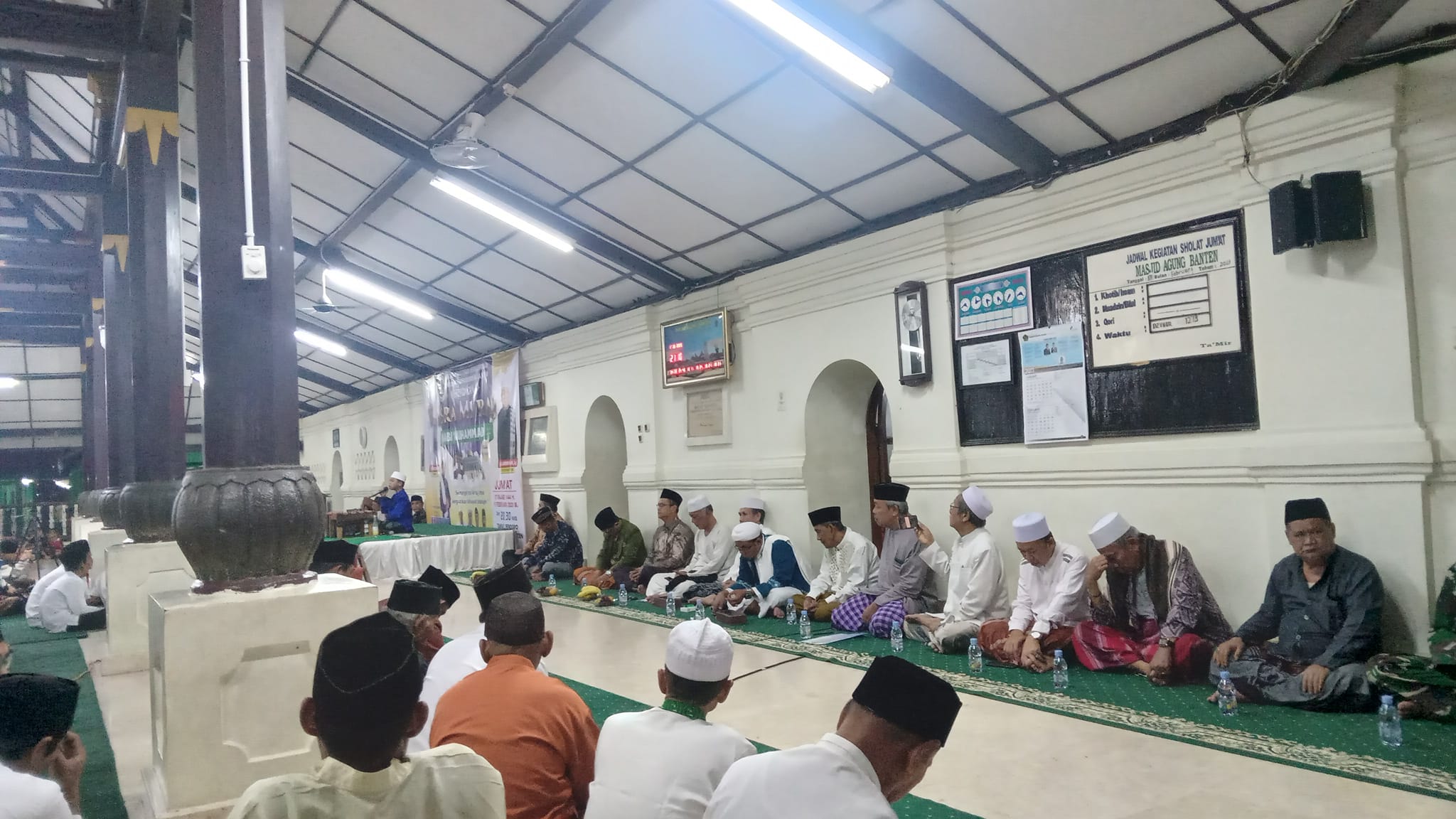 Menghadiri Peringatan Hari Besar Islam Isra Miraj Nabi Muhammad Saw.