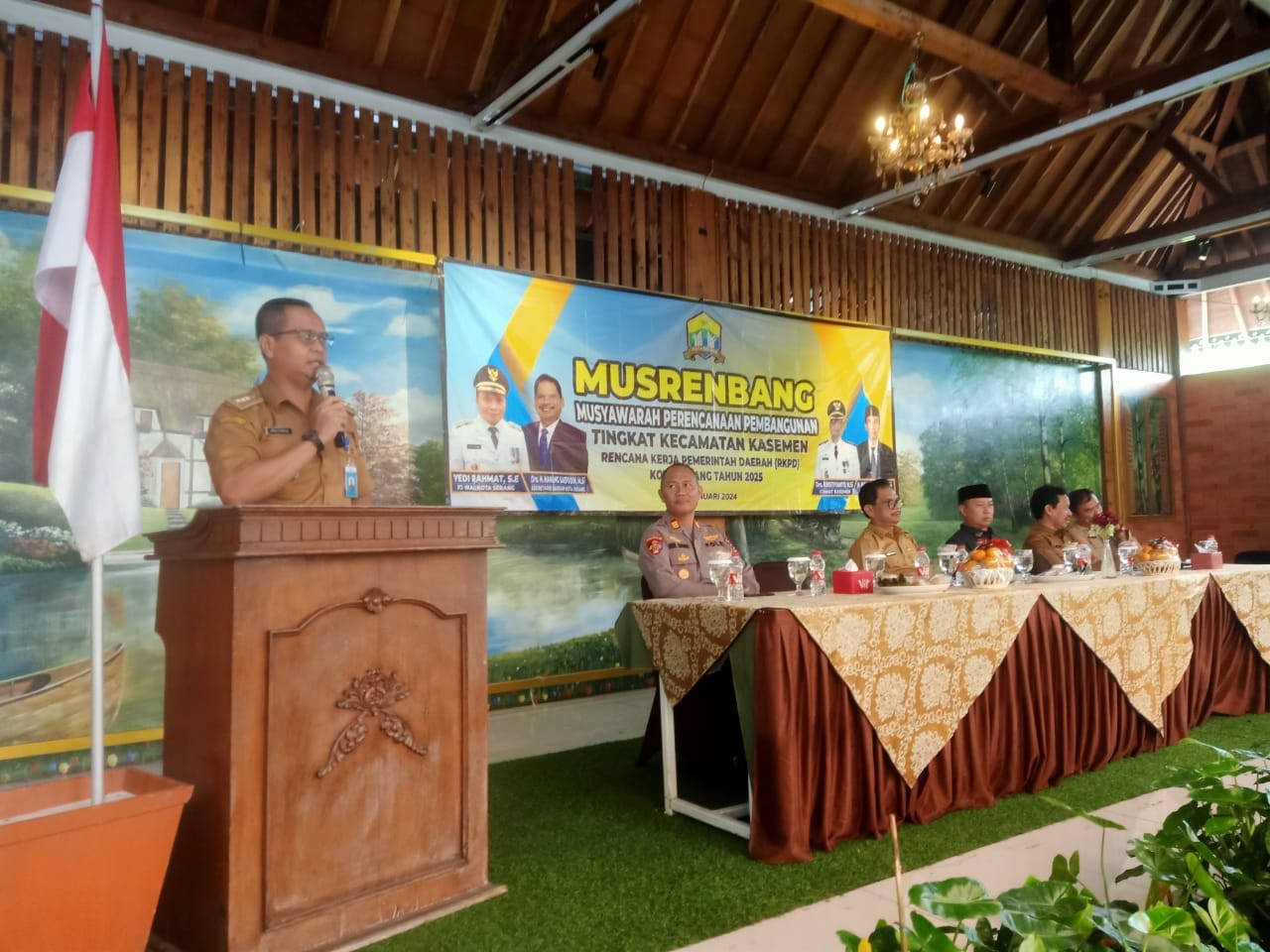kegiatan Musyawarah Perencana Pembangunan Tingkat kecamatan Kasemen Di Aula Rumah makan Pokel katulisan Kasemen