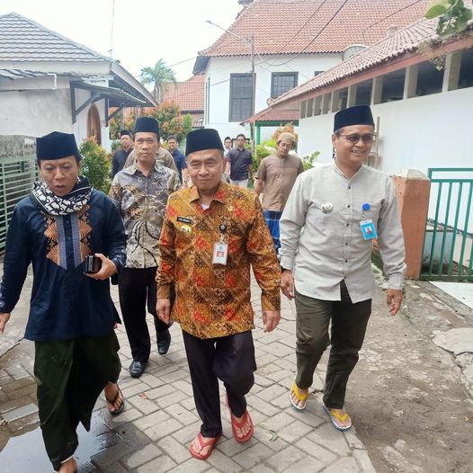 Bersilaturahmi Dengan kasepuhan Banten Yang juga ketua kenadziran Banten KH Tb Syadzli Wase