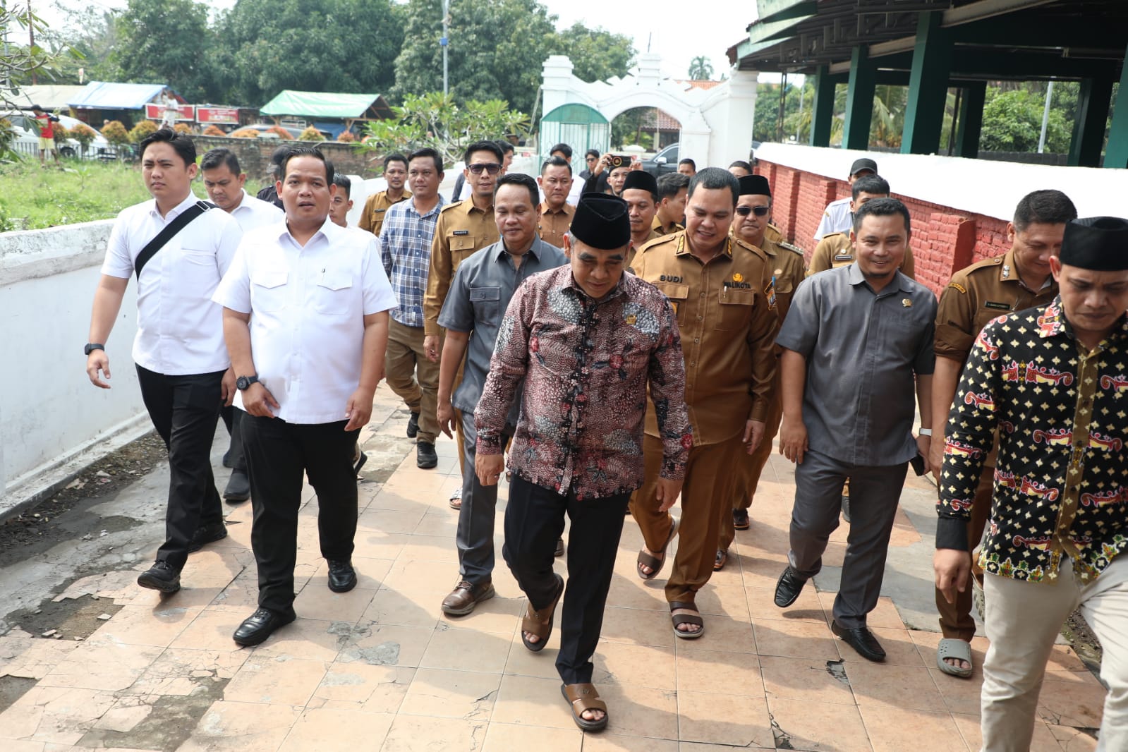 Kunjungan Ketua MPR RI Ziarah Ke Makam Sultan Maulana Hasanudin Banten di Komplek Masjid Banten