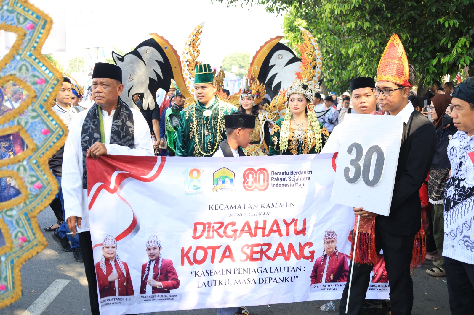 Pawai Budaya HUT Kota Serang Yang Ke-18, Kecamatan Kasemen Menampilkan Hasil Bumi Dan Laut Yang Menjadi Ciri Khas Kasemen