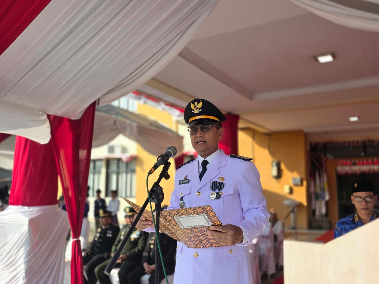 Momen Upacara HUT RI Ke-80 Tingkat Kecamatan Kasemen