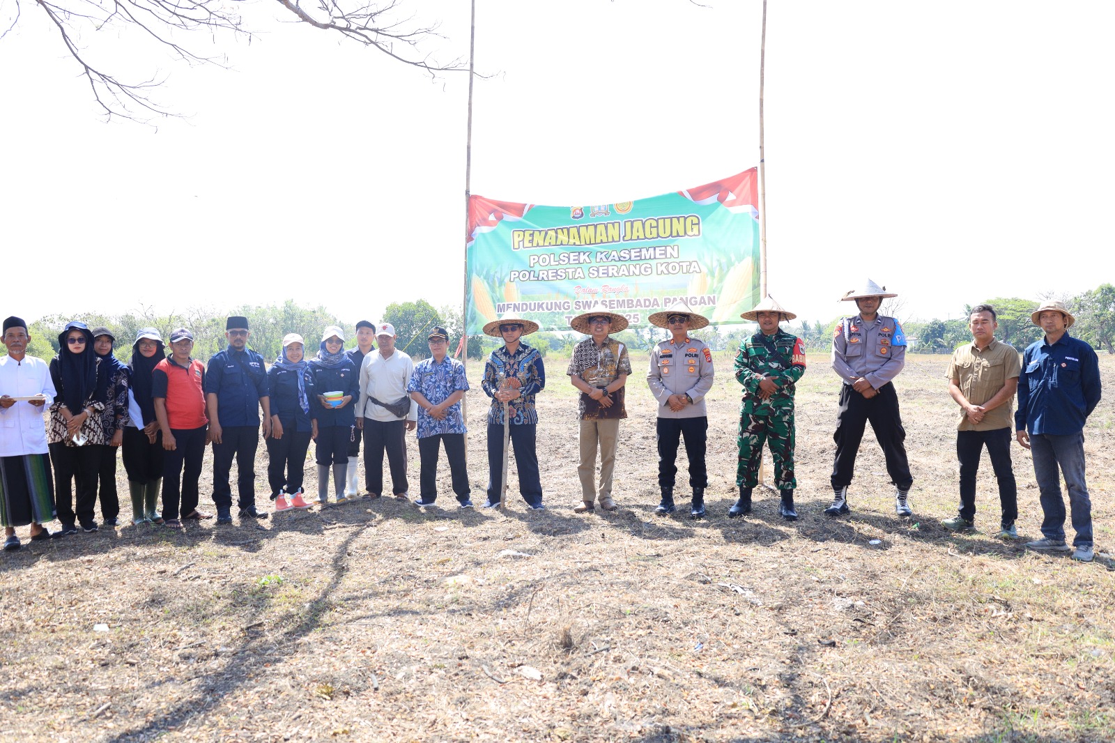 Camat Kasemen Menghadiri Acara Penanaman Jagung Bersama Kapolsek Kasemen Dan DKP3 Kota Serang