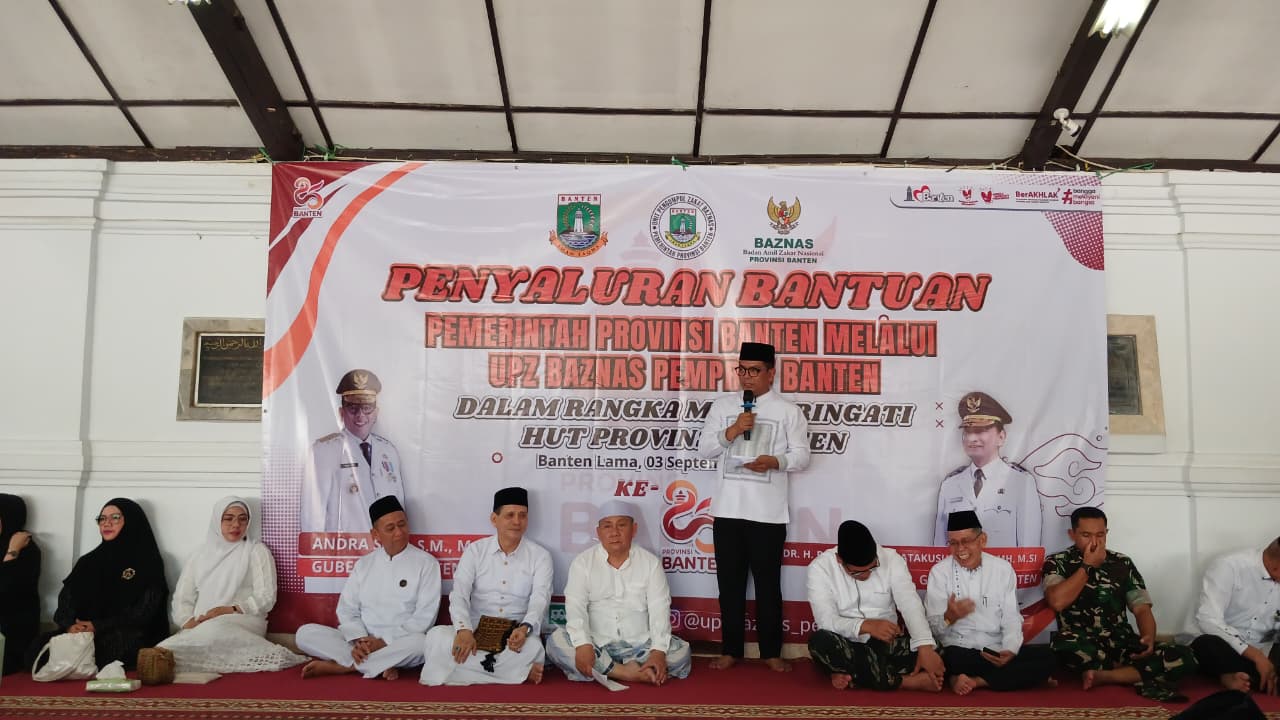 Penyaluran Bantuan Pemprov Banten Melalui UPZ Baznas Pemprov Banten Di Masjid Agung Banten Lama Dalam Rangka HUT Banten Ke-25 Tahun