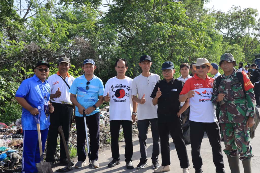 Aksi Jum'at Bersih Serentak Oleh Dinas Lingkungan Hidup Kota Serang Di Kelurahan Sawah Luhur Kecamatan Kasemen Kota Serang