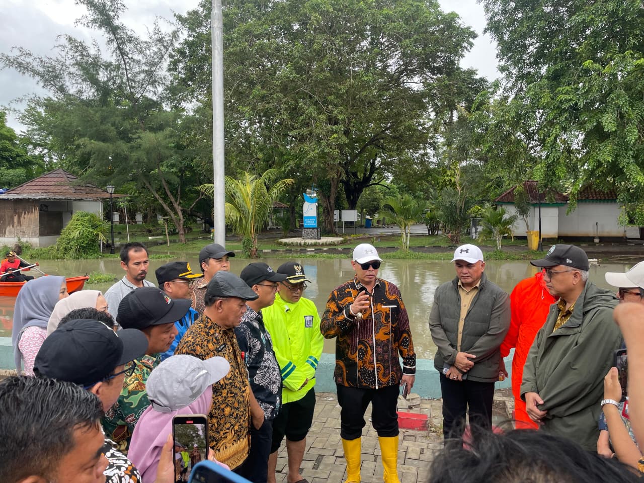 Monitoring Wilayah Terdampak Banjir Di Kelurahan Banten Dan Margaluyu Kecamatan Kasemen Bersama Wali Kota Serang