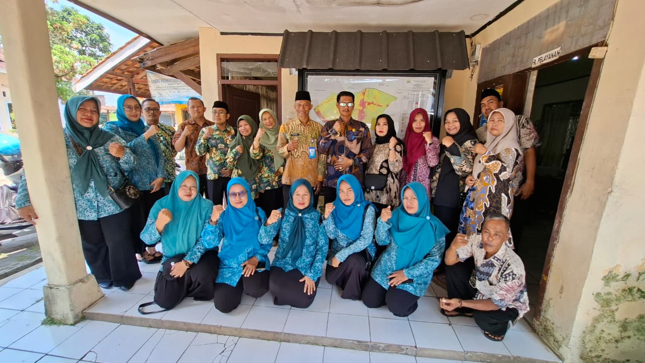 Sekretaris Kecamatan Kasemen Melakukan Penilaian Lomba Kelurahan Tingkat Kecamatan Kasemen Tahun 2026 Di Kelurahan Kasemen, Warung Jaud Dan Mesjid Priyayi