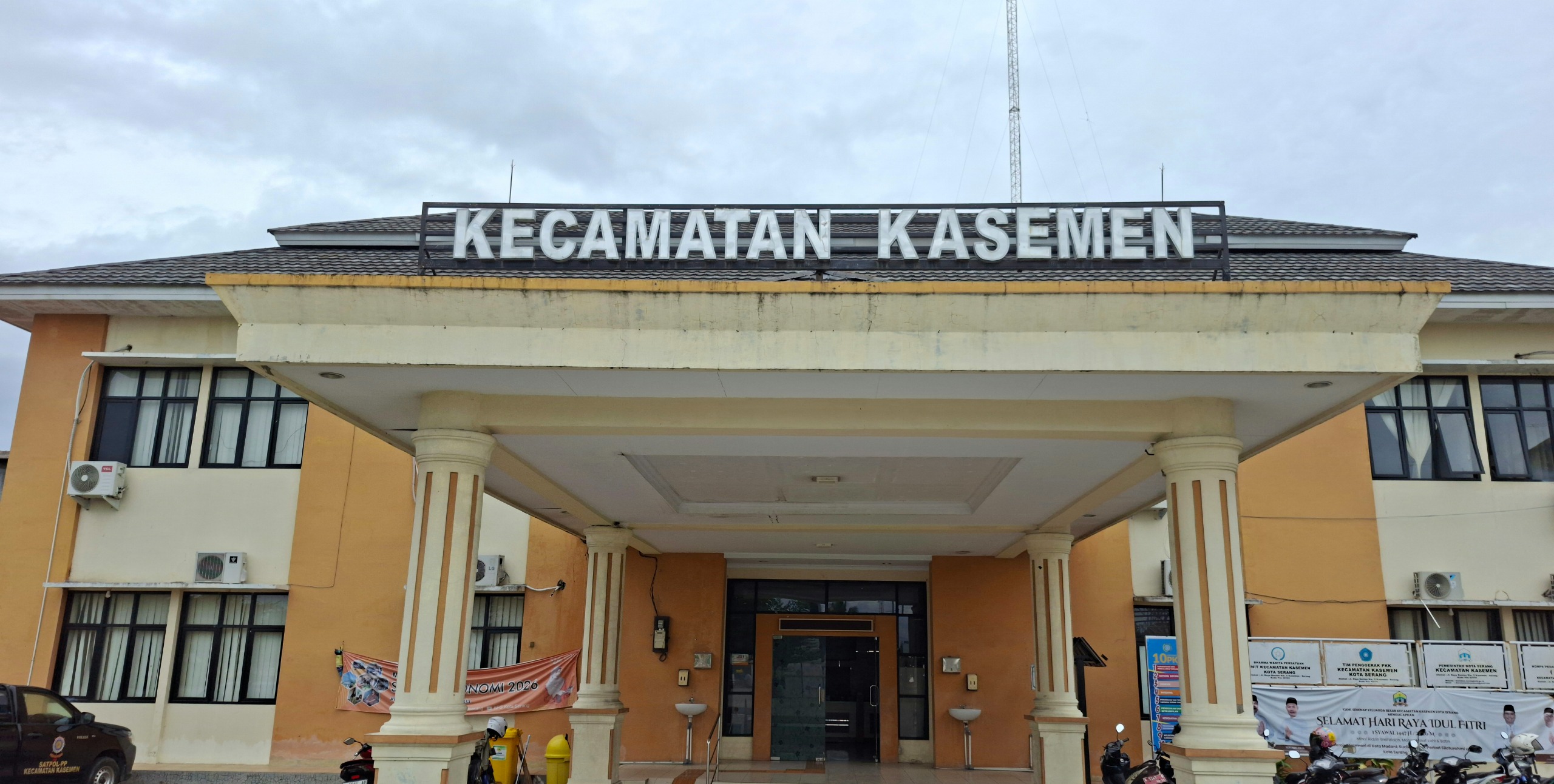Pejabat Kecamatan Kasemen
