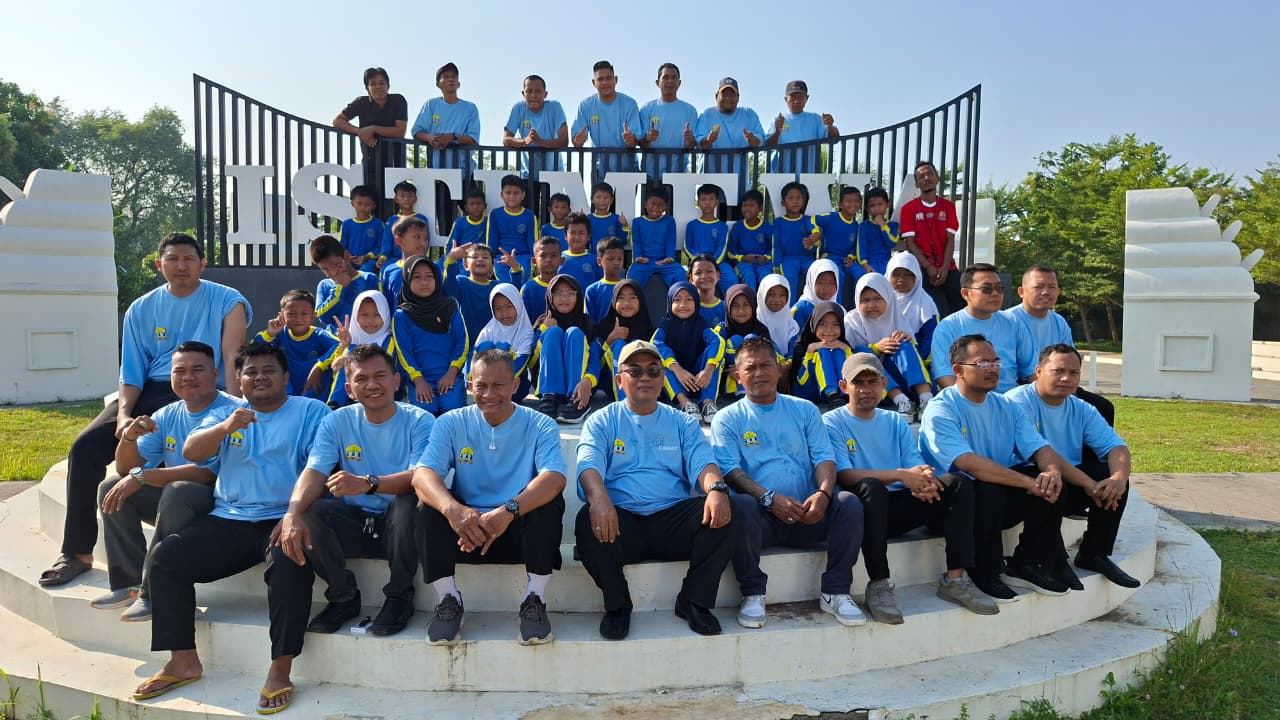 Giat Rabu Bersih Dalam Rangka Gerakan Indonesia Asri Di Lingkungan Kecamatan Kasemen Kota Serang