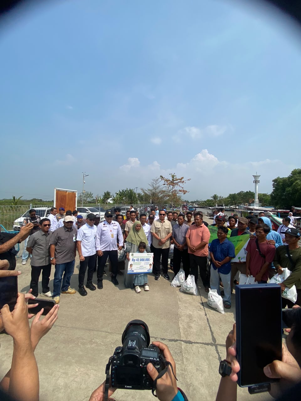 Monitoring Normalisasi Sungai Cibanten Di Wilayah Karangantu Kelurahan Banten Kecamatan Kasemen Bersama Gubernur Banten Didampingi Wali Kota Serang