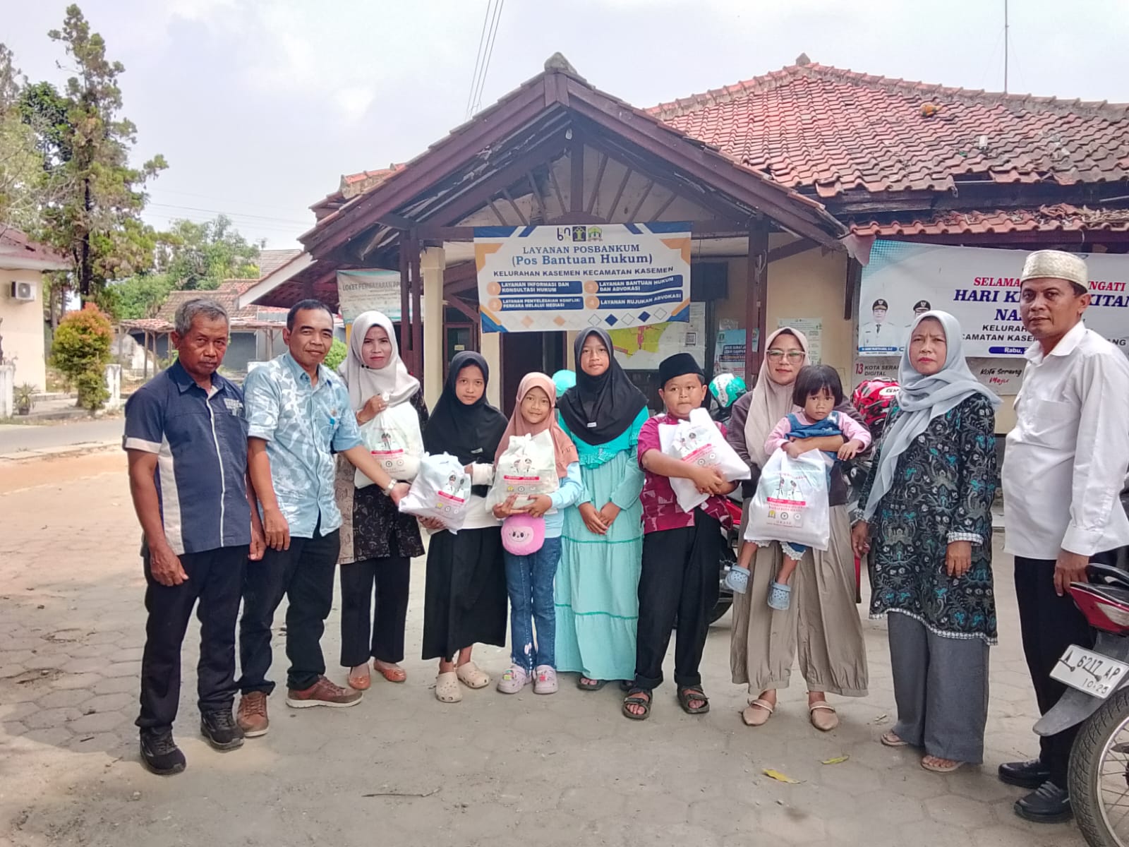 Penyerahan Bantuan Sosial Sembako Oleh Pemerintah Kota Serang Di kelurahan Se-Kecamatan Kasemen
