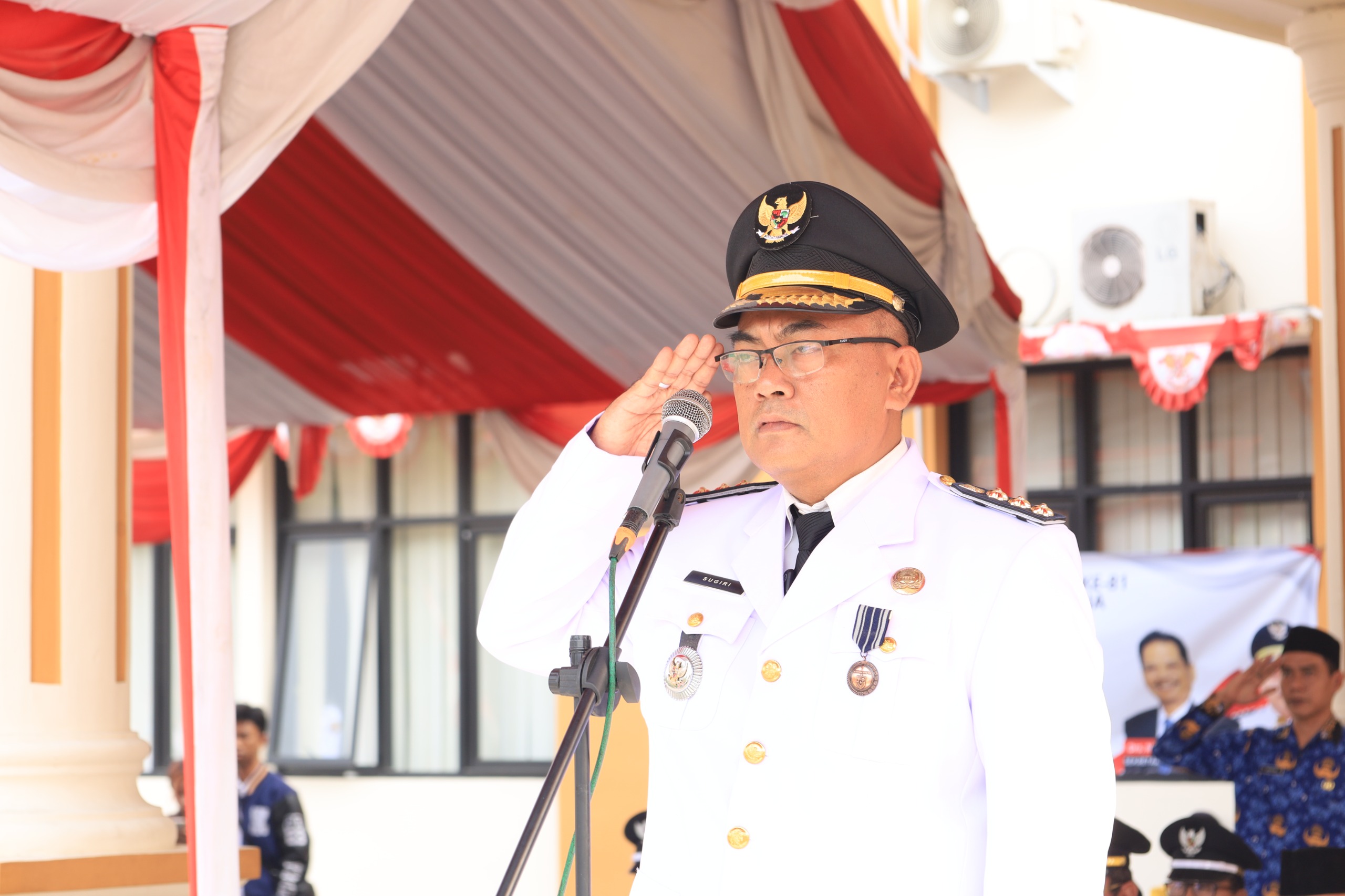 Upacara Penurunan Bendera Merah Putih Dalam Rangka HUT RI Ke-81 Tahun 2026 Tingkat Kecamatan Kasemen