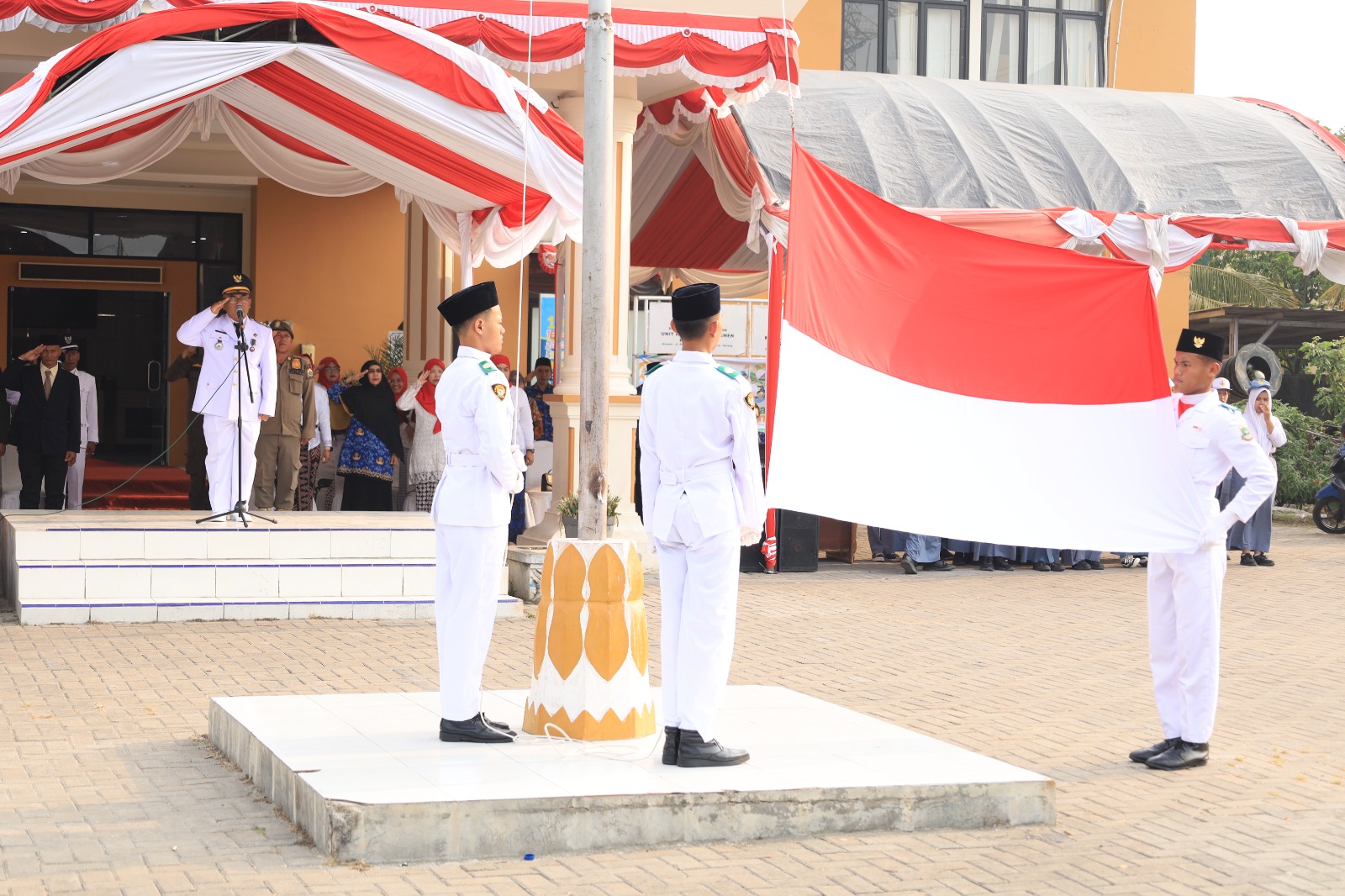 Upacara Penurunan Bendera Merah Putih HUT RI Ke-81 Tahun 2026