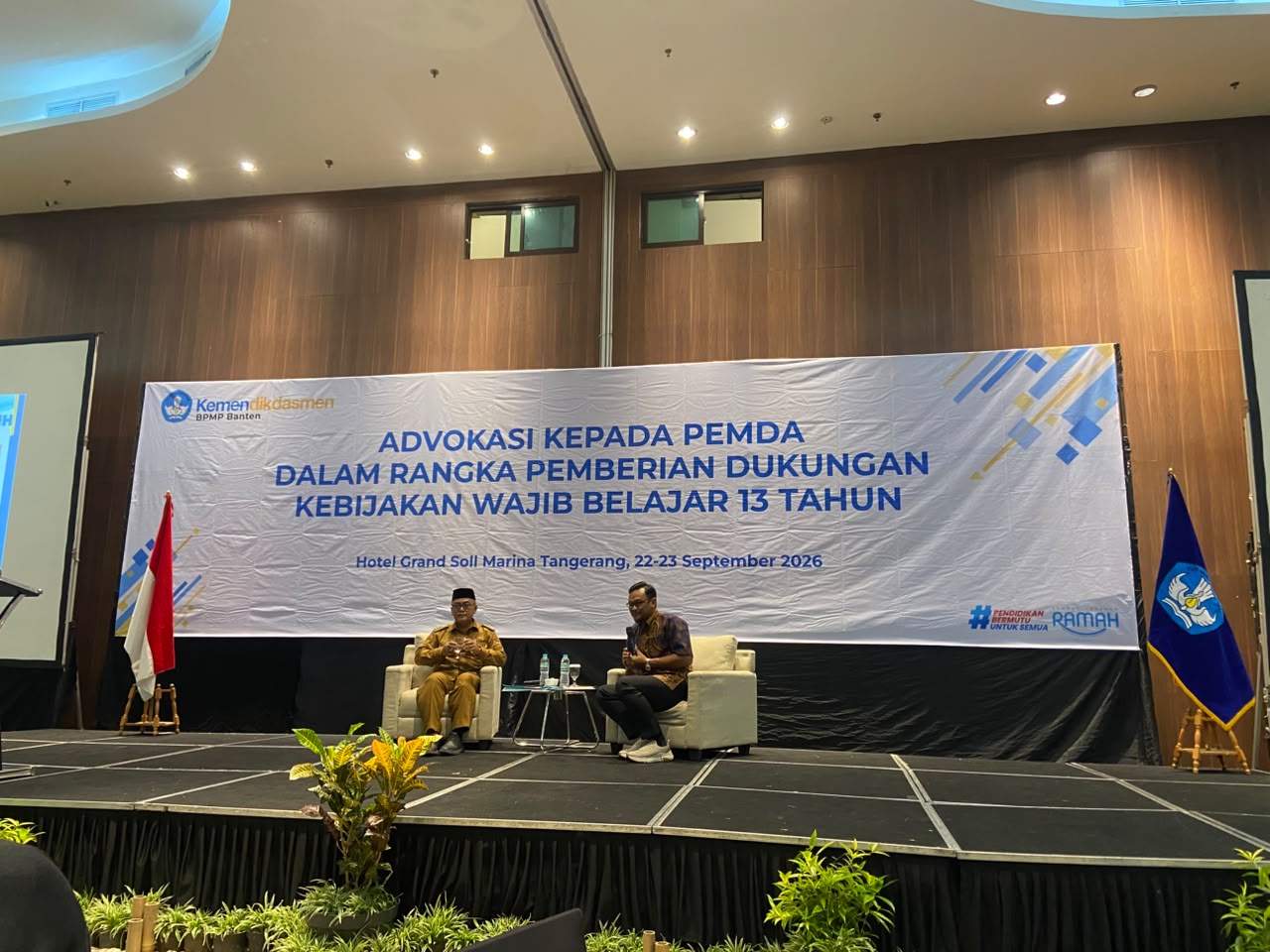 Camat Kasemen Menjadi Narasumber pada Acara Advokasi kepada Pemda dalam Rangka Pemberian Dukungan Kebijakan Wajib Belajar 13 Tahun